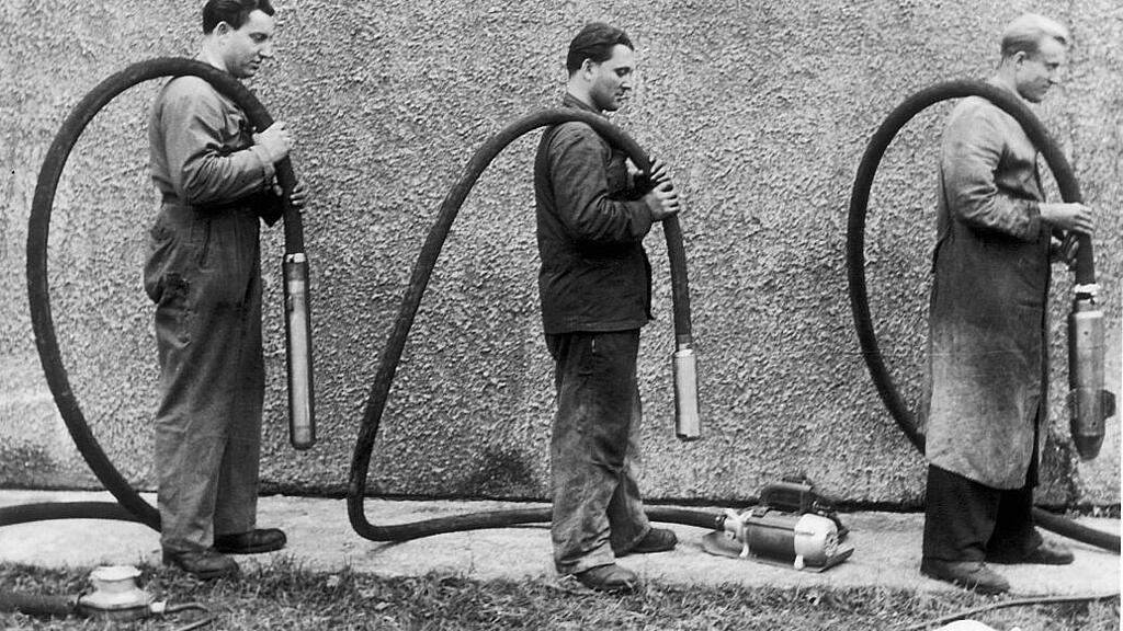 威克诺森首台插入式振动器的历史照片。