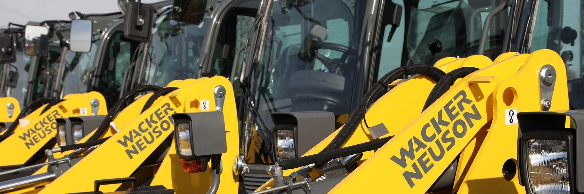 瓦克纽森轮式装载机。