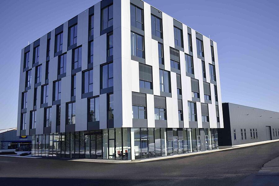 瓦克纽森大楼位于Reichertshofen。