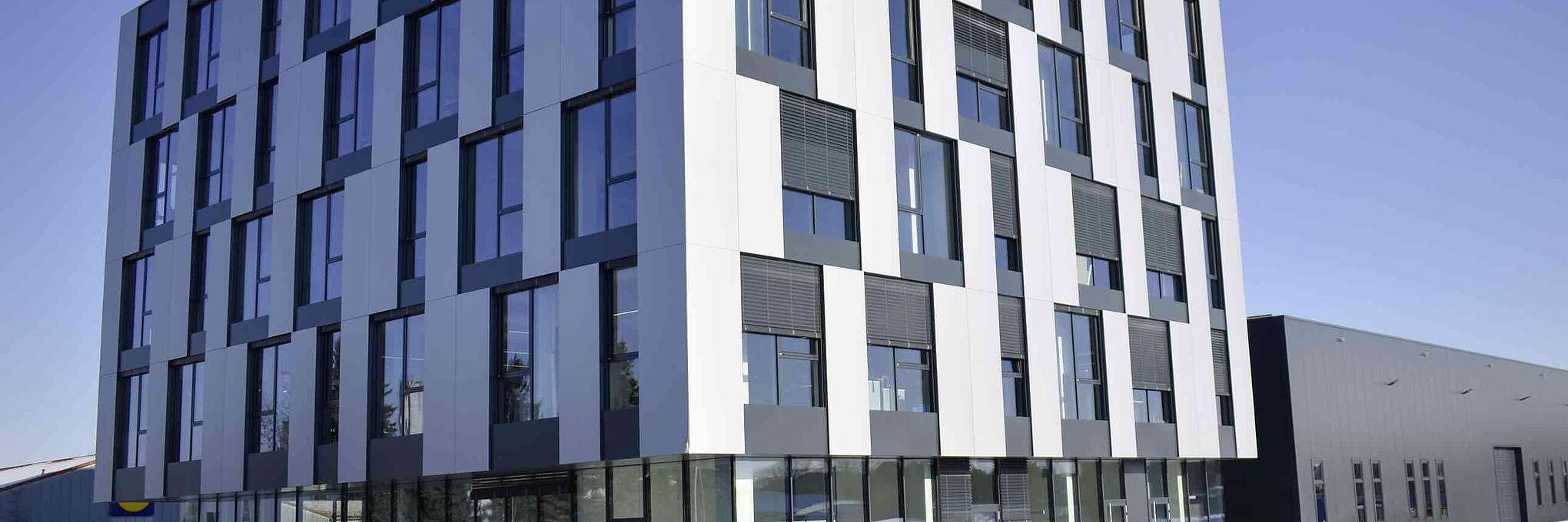 瓦克纽森大楼位于Reichertshofen。